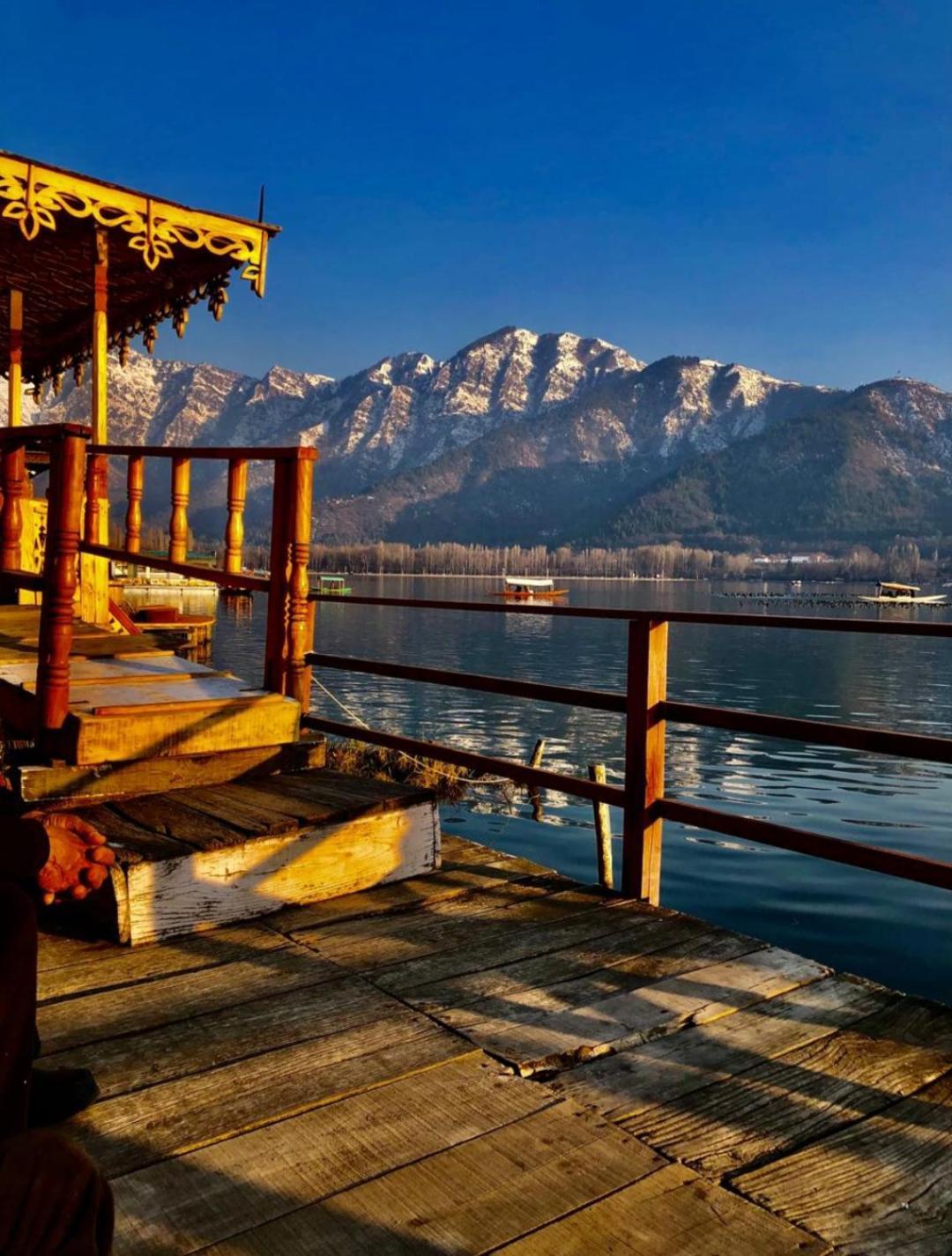 Merry Dawn Houseboat Srīnagar エクステリア 写真